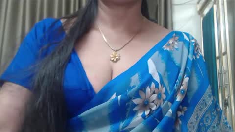 Snapshot of desimaisa130 chatting on 02/16/25, 07:27 Maisa online show from 02/16/25, 07:27