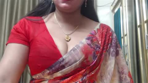 Snapshot of desimaisa130 chatting on 03/10/25, 05:29 Maisa online show from 03/10/25, 05:29