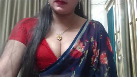Snapshot of desimaisa130 chatting on 03/11/25, 05:24 Maisa online show from 03/11/25, 05:24