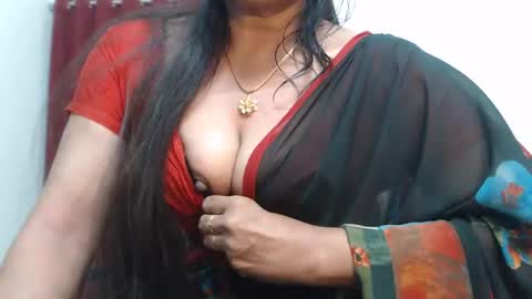 Snapshot of desimaisa130 chatting on 09/13/25, 04:07 Maisa online show from 09/13/25, 04:07