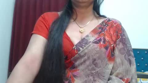 Snapshot of desimaisa130 chatting on 09/15/25, 05:02 Maisa online show from 09/15/25, 05:02