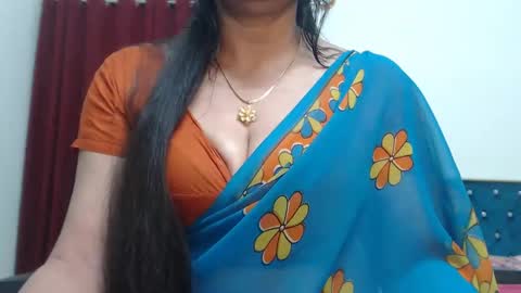 Snapshot of desimaisa130 chatting on 09/16/25, 04:19 Maisa online show from 09/16/25, 04:19