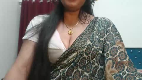 Snapshot of desimaisa130 chatting on 09/17/25, 05:14 Maisa online show from 09/17/25, 05:14