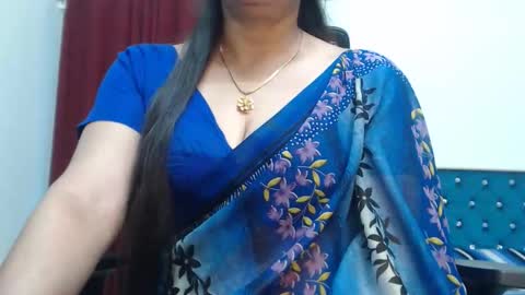 Snapshot of desimaisa130 chatting on 09/23/25, 12:24 Maisa online show from 09/23/25, 12:24