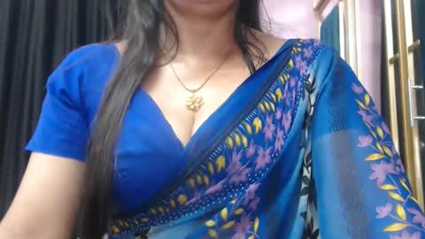 Snapshot of desimaisa130 chatting on 10/20/25, 05:13 Maisa online show from 10/20/25, 05:13