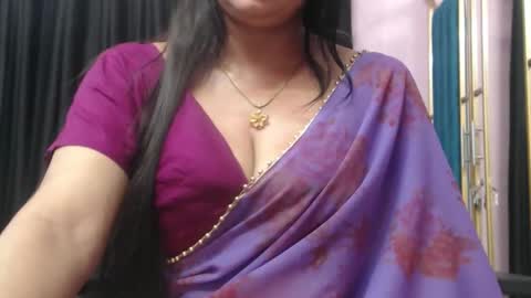 Snapshot of desimaisa130 chatting on 10/21/25, 05:57 Maisa online show from 10/21/25, 05:57