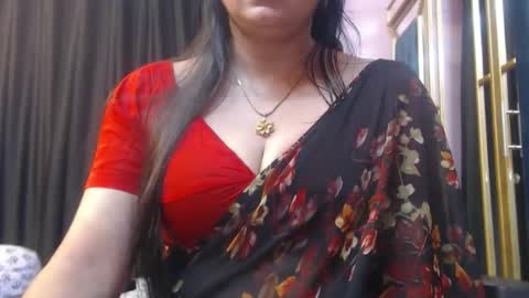 Snapshot of desimaisa130 chatting on 11/05/25, 04:40 Maisa online show from 11/05/25, 04:40