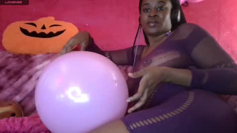 Snapshot of desireeafterdark chatting on 02/07/25, 10:40 desireeafterdark online show from 02/07/25, 10:40