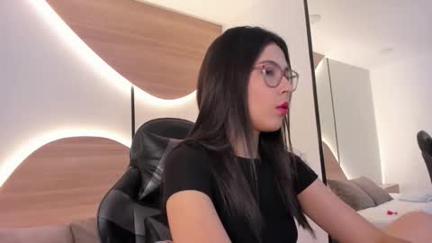 desire online show from 11/01/25, 12:18