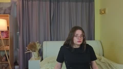 Snapshot of dessiehollembaek chatting on 10/29/25, 12:18 kristine online show from 10/29/25, 12:18