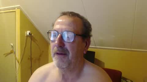 Snapshot of destelp chatting on 09/11/25, 10:21 destelp online show from 09/11/25, 10:21