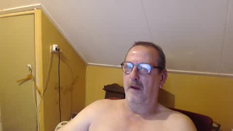 Snapshot of destelp chatting on 10/03/25, 05:54 destelp online show from 10/03/25, 05:54