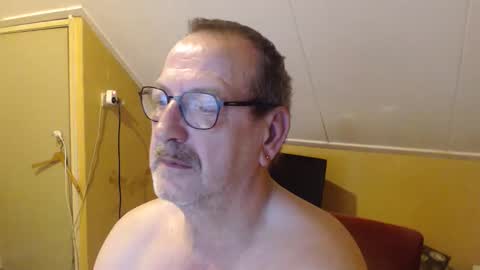 Snapshot of destelp chatting on 10/04/25, 09:46 destelp online show from 10/04/25, 09:46