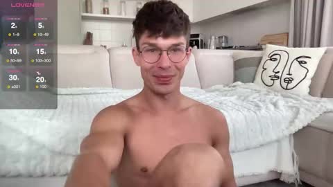 Snapshot of destroy_boy chatting on 10/03/25, 05:59 INSTAGRAM justmichaelross online show from 10/03/25, 05:59