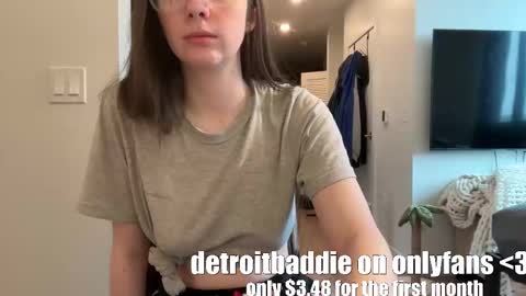 Snapshot of detroitbaddie chatting on 02/28/25, 03:26 detroitbaddie online show from 02/28/25, 03:26