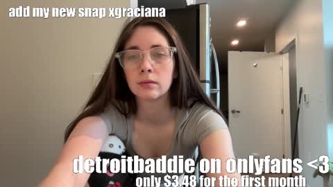 Snapshot of detroitbaddie chatting on 03/01/25, 02:55 detroitbaddie online show from 03/01/25, 02:55
