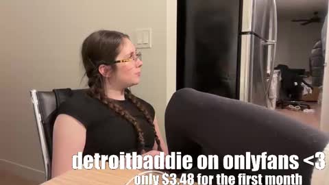 Snapshot of detroitbaddie chatting on 03/07/25, 02:15 detroitbaddie online show from 03/07/25, 02:15