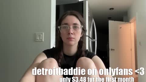 Snapshot of detroitbaddie chatting on 03/07/25, 05:49 detroitbaddie online show from 03/07/25, 05:49