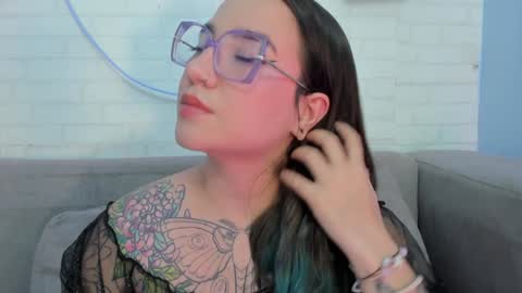 Snapshot of deva_blue chatting on 02/07/25, 08:44 Deva Blue online show from 02/07/25, 08:44