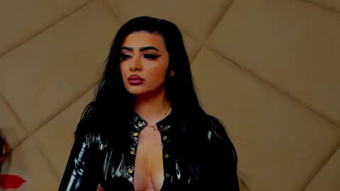 Snapshot of devashaqueen chatting on 12/19/24, 11:39 Devasha online show from 12/19/24, 11:39