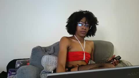 Snapshot of deviantdynasty chatting on 11/10/25, 11:53 deviantdynasty online show from 11/10/25, 11:53