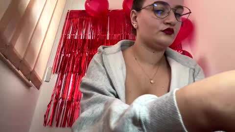 Snapshot of devileanna chatting on 02/14/25, 12:14 Anna online show from 02/14/25, 12:14