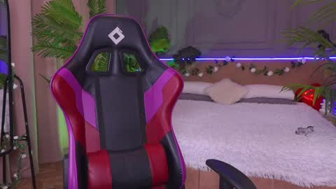 devilinee online show from 03/06/25, 10:09