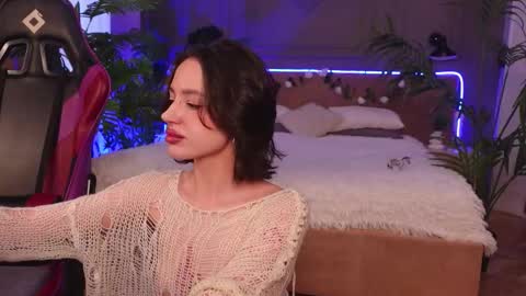 devilinee online show from 11/19/25, 06:57