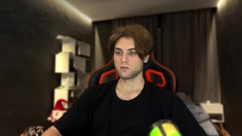 devilnut1 online show from 11/10/25, 07:07