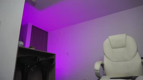 Devin Hunter online show from 12/17/24, 09:17