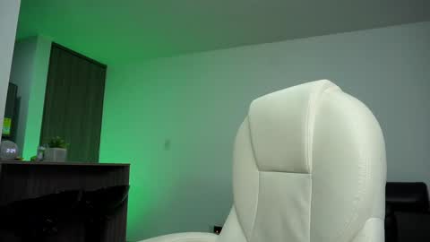 Devin Hunter online show from 12/20/24, 07:28