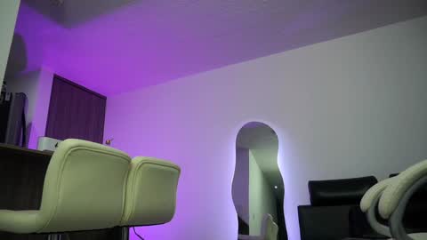 Devin Hunter online show from 01/21/25, 03:04