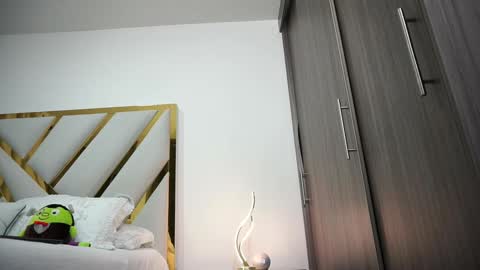 Devin Hunter online show from 09/19/25, 12:12