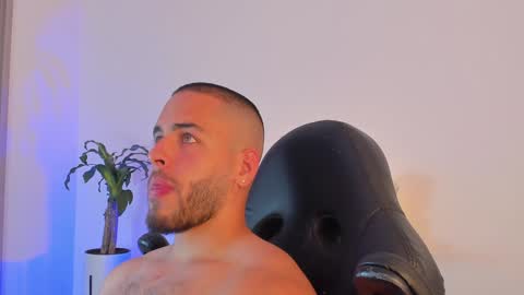Snapshot of devoncollins chatting on 02/03/25, 11:58 Devon Collins Independent model online show from 02/03/25, 11:58