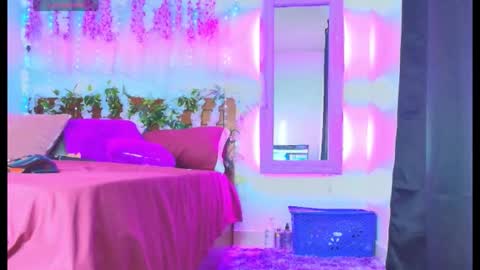 Snapshot of devora_harper chatting on 11/20/25, 01:11 devora_harper online show from 11/20/25, 01:11