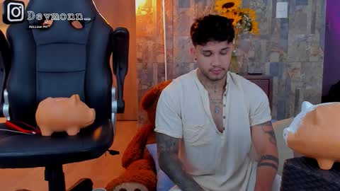Snapshot of deymon_scott chatting on 09/20/25, 11:17 JULIAN online show from 09/20/25, 11:17