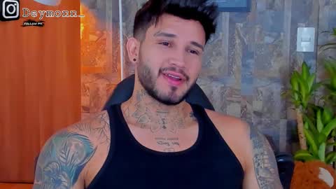 JULIAN online show from 10/25/25, 04:02