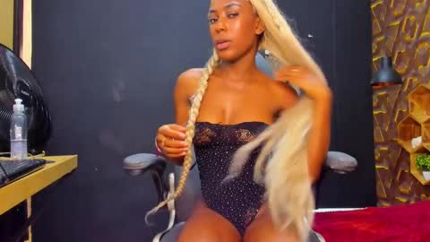 Snapshot of deyy_madisson chatting on 12/17/24, 11:27 Madisson online show from 12/17/24, 11:27