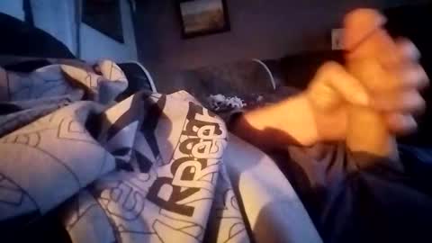 Snapshot of dfresssh chatting on 11/23/25, 04:34 dfresssh online show from 11/23/25, 04:34