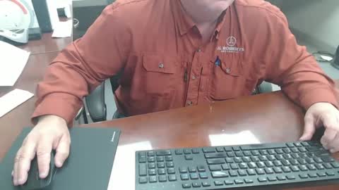Snapshot of dgravesjlroberts chatting on 10/14/25, 11:22 justme online show from 10/14/25, 11:22