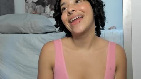 Snapshot of dhalila_ chatting on 09/24/25, 02:09 d h a l i l a online show from 09/24/25, 02:09