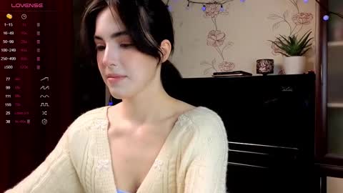 Snapshot of di_moon_ chatting on 10/09/25, 02:26 Diana online show from 10/09/25, 02:26