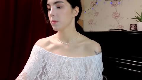 Snapshot of di_moon_ chatting on 10/11/25, 02:26 Diana online show from 10/11/25, 02:26