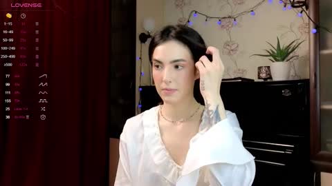 Snapshot of di_moon_ chatting on 10/12/25, 02:16 Diana online show from 10/12/25, 02:16