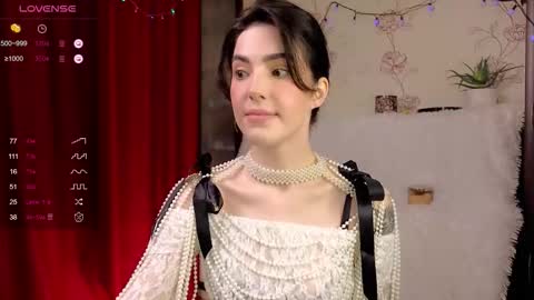 Snapshot of di_moon_ chatting on 10/23/25, 04:17 Diana online show from 10/23/25, 04:17