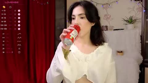 Snapshot of di_moon_ chatting on 10/25/25, 05:30 Diana online show from 10/25/25, 05:30