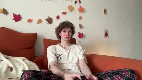 Snapshot of di_n_alex chatting on 10/24/25, 08:55 Di Alex online show from 10/24/25, 08:55