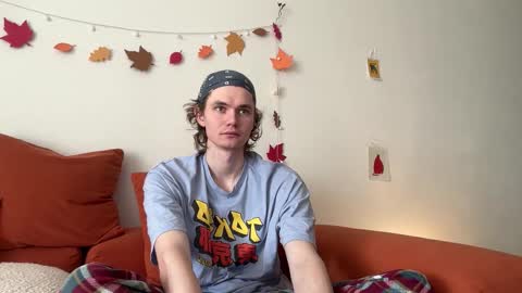 Snapshot of di_n_alex chatting on 11/16/25, 09:26 Di Alex online show from 11/16/25, 09:26