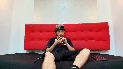 Snapshot of dia_fax18 chatting on 09/18/25, 11:56 online show from 09/18/25, 11:56