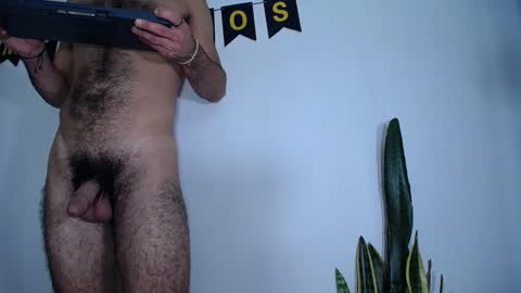Snapshot of diamond_black00 chatting on 12/31/24, 12:32 MaSSimo online show from 12/31/24, 12:32